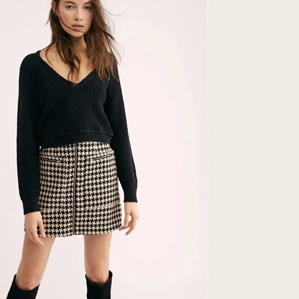 Free People High Low V Neck Sweater In Black Size XS